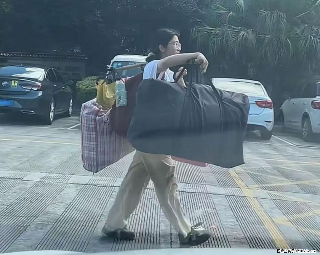 全网追的“扁担女孩”，找了一份暑假工，时薪12元 - 明港生活资讯 - 明港28生活网 mg.28life.net